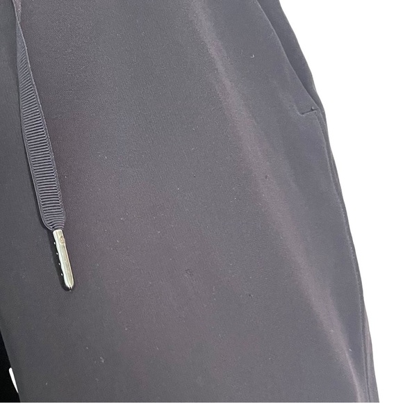Lululemon On The Fly Pant Woven in Black Size 2 - Picture 6 of 10